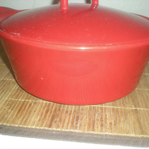 DASH OF THAT COOKING  SERVING WARE  RED  NEW   2.5 QUART - Picture 2 of 6